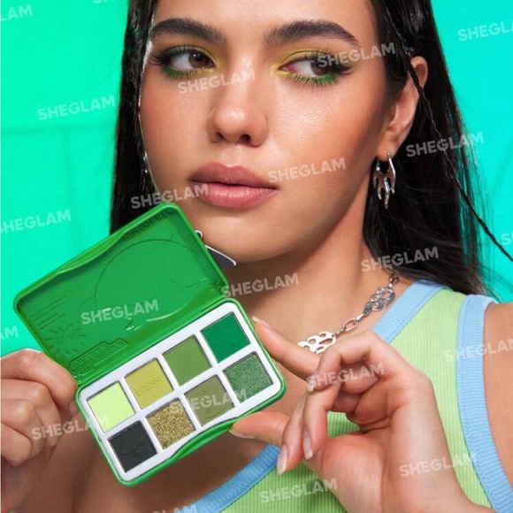 The Powerpuff Girls X SHEGLAM The Professor's Girls Palette-Toughest Fighter - Picture 2 of 5